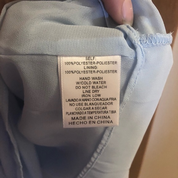 Light blue embroidered flower flows top, L - Picture 4 of 4